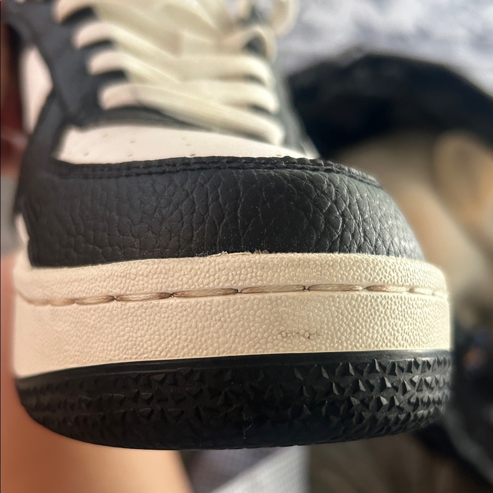 ALO Yoga Mens Recovery Black and White Sneakers 8.5 - Picture 15 of 16